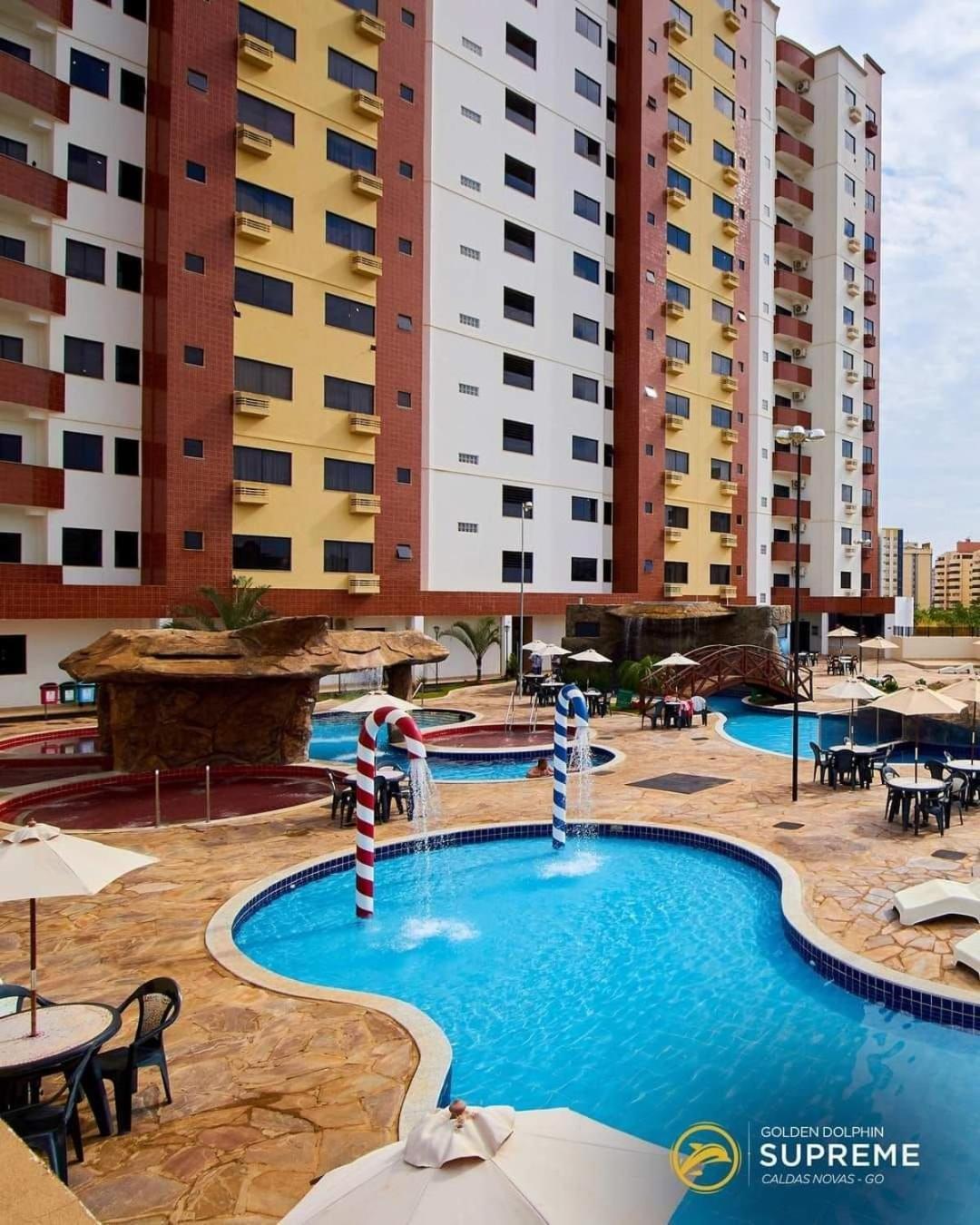 Golden Dolphin Grand Hotel Piscinas 24 Hs Mp * Caldas Novas
